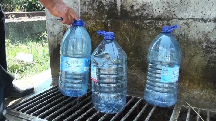 Dy mijë banorë pa ujë të pijshëm në Korçë, shkak defekti pas shirave të rrëmbyeshëm