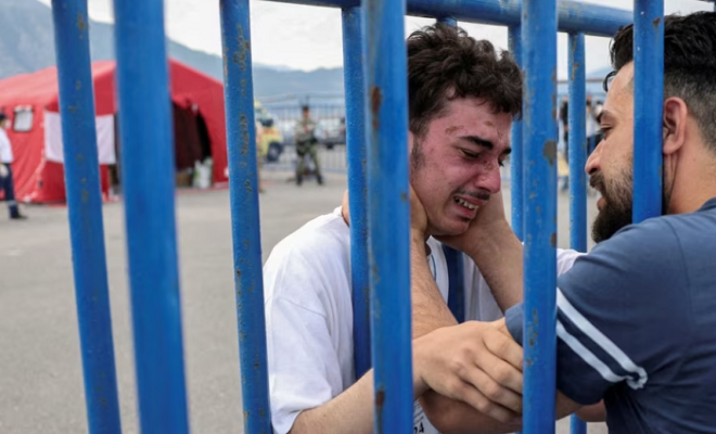 Greqisë i kërkohet të hetojë mbytjen e anijes me migrantë, qindra trupa ende të pagjetur