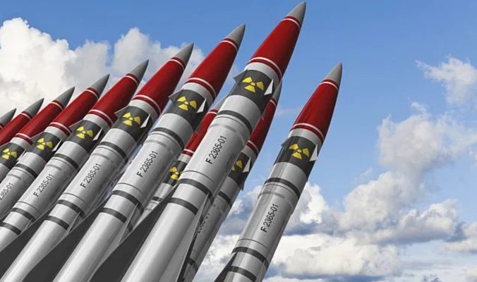Rusia rikthen kërcënimin me armë bërthamore, pranon ‘ftohjen diplomatike’ me SHBA