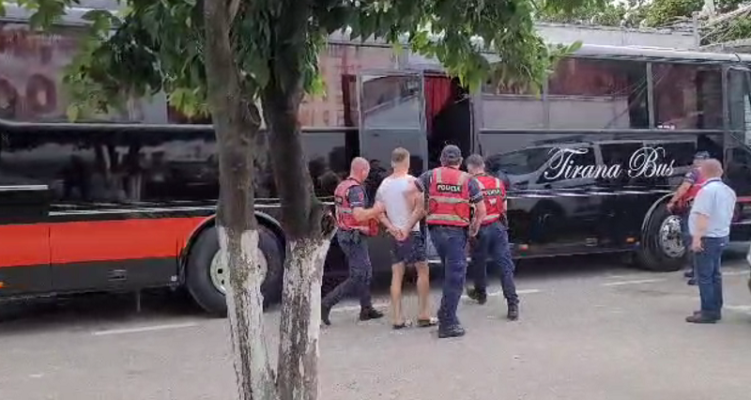 “Shtetrrethimi” në Elbasan/ Ja emrat e 45 personave të arrestuar dhe 7 tjerëve në kërkim