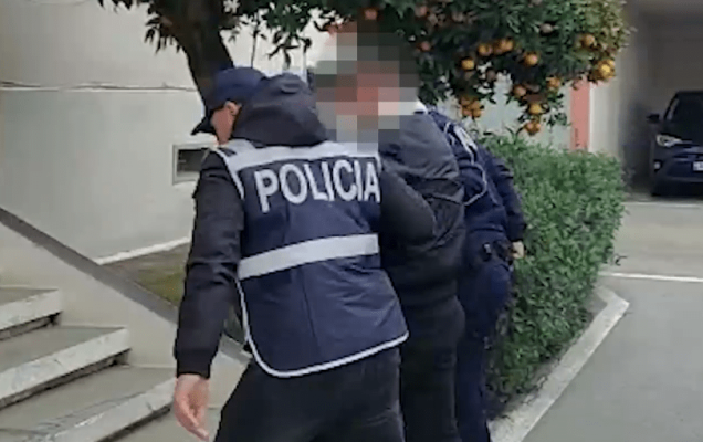 Shisnin doza kokaine në zona të ndryshme të Tiranës, tre të arrestuar dhe dy në kërkim