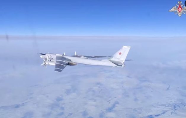 Moska: Bombarduesit strategjikë rusë dhe kinezë u shoqëruan nga avionë të paidentifikuar