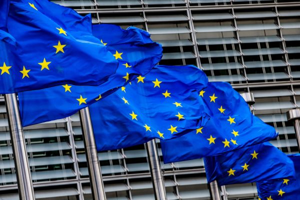 Radio Evropa e Lirë: BE përgatit pako sanksionesh ndaj Kosovës