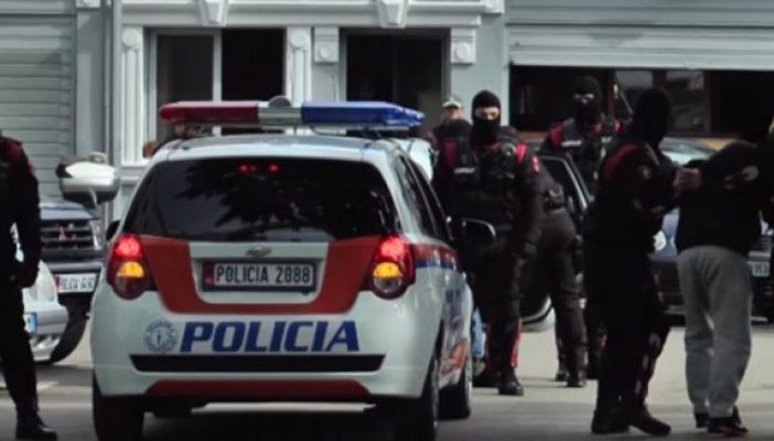 Operacioni “Tempulli”/ Tre të arrestuar në Dibër, sekuestrohet municion luftarak dhe kanabis