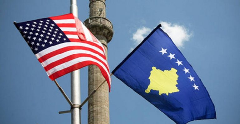 Ambasadorja e SHBA-së në NATO kërkon rinisjen e dialogut Kosovë-Serbi