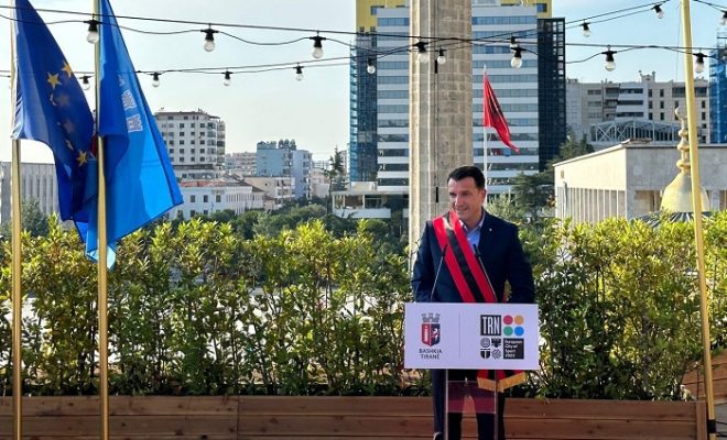Erion Veliaj betohet si kryetar i Bashkisë së Tiranës: “I përulur për besimin e jashtëzakonshëm, për t’i shërbyer për herë të tretë qytetit tonë”