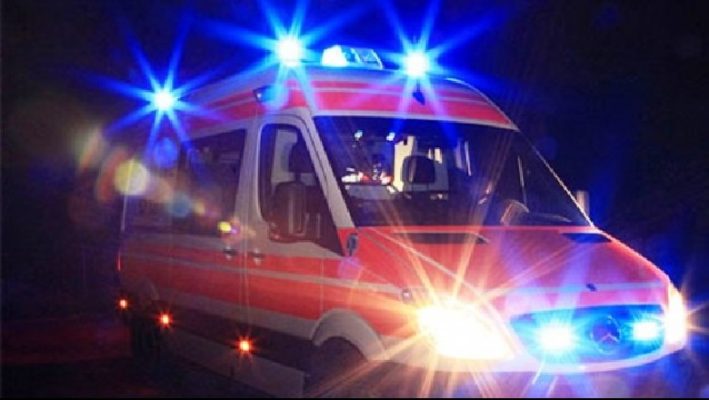 Elbasan/ U rrëzua gjatë punës në firmën e përpunimit të hidrokarbureve, 45-vjeçari dërgohet me urgjencë në spital