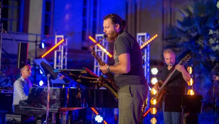 “Gjon Mili” mbërrin në Korçë, festivali Jazz & Blues i jep ritme atmosferës në qytet