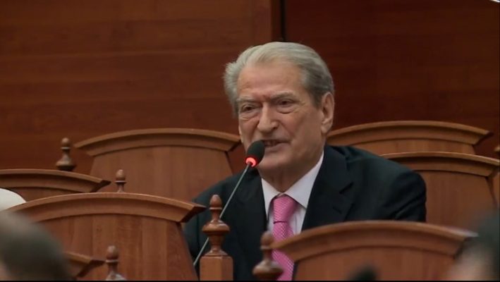 Arratia e Arben Ahmetajt/ Berisha: Rama të vijë në Kuvend e të japë dorëheqjen para shqiptarëve