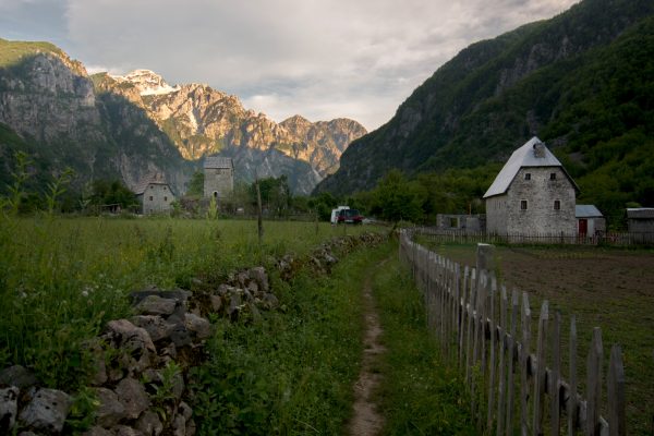 Turistët preferojnë Alpet/ Operatorët: Janë shtuar kërkesat nga të huajt