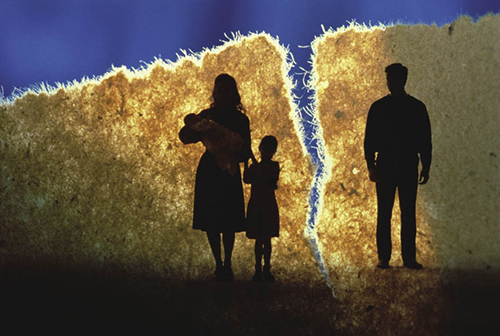 “Çfarë doja të mos kisha jetuar kurrë”, 8 përjetime reale nga njerëz me prindër të divorcuar