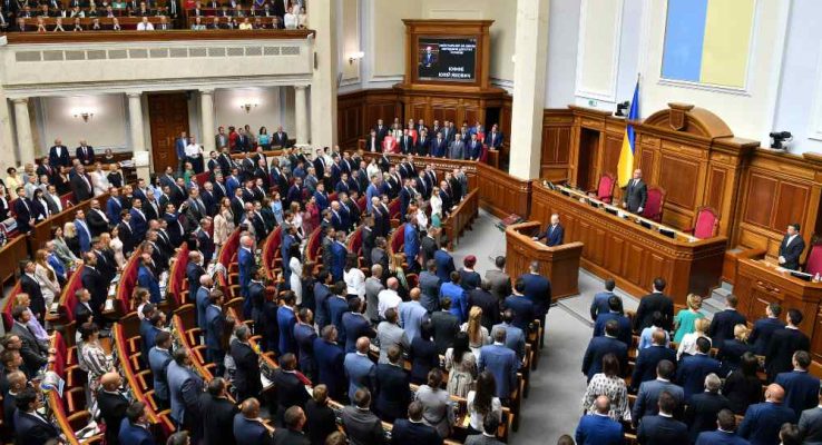 Parlamenti i Ukrainës vendos të legalizojë kanabisin mjekësor për të trajtuar ushtarët e plagosur