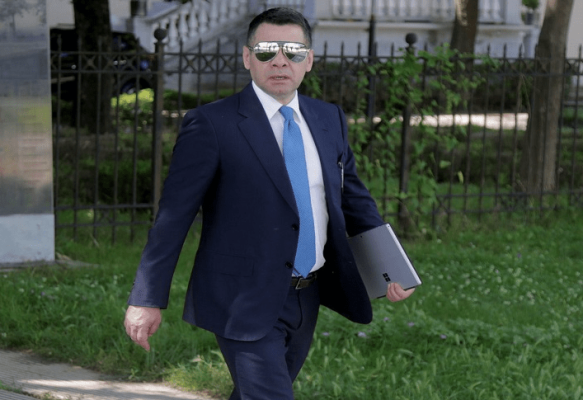 U “zhvesh” nga mandati i deputetit, Kuvendi nis procedurat për zëvendësimin e Ahmetajt U “zhvesh” nga mandati i deputetit, Kuvendi nis procedurat për zëvendësimin e Ahmetajt