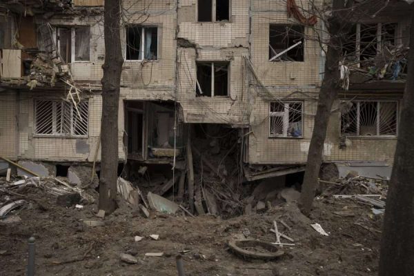 Bombardimet në rajonin e Kharkiv, dy viktima dhe dy të plagosur