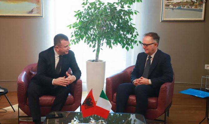 Ministri i Brendshëm Balla takon ambasadorin Bucci: Bashkëpunim të ngushtë dhe strategjik me strukturat ligjzbatuese italiane