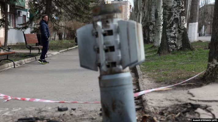 Rusia sulmon me bombë thërrmuese Ukrainën, plagoset kameramani i Deutsche Welle