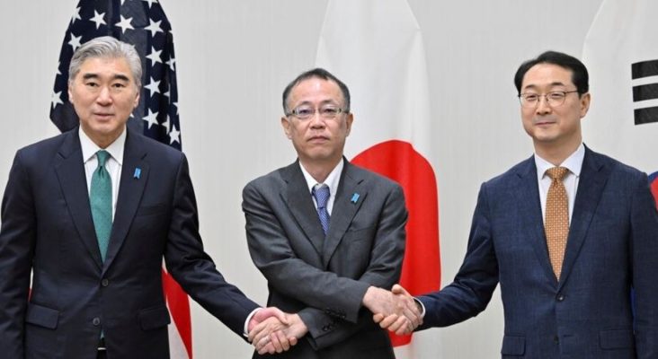 SHBA, Japonia dhe Koreja e Jugut dënojnë provat e Phenianit me raketa