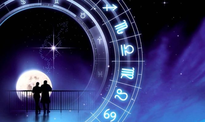 Tre shenjat e horoskopit që do t’ju hapen sytë nga kalimi i Saturnit në prapavijë