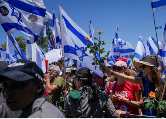 Vazhdojnë protestat në Izrael pas ndryshimeve në gjyqësor