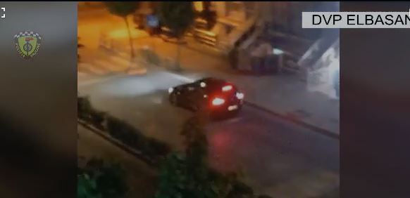 Shqetësoi qytetarët me xhirot me makinë/ Gjobitet i riu në Elbasan, sekuestrohet automjeti