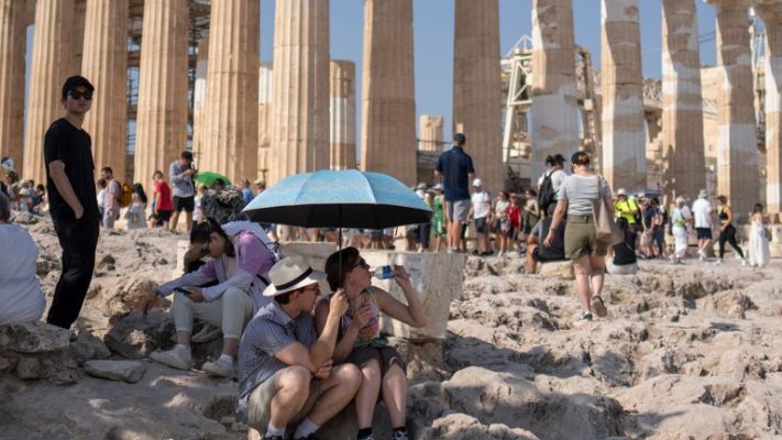 Greqia mbyll zonat turistike; asnjë akses gjatë ditës për shkak të temperaturave të larta