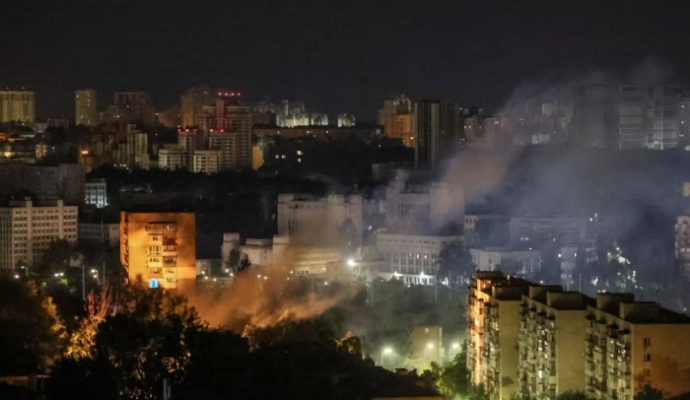 Rusia sulmon Kievin me dronë, raportohet për një viktimë dhe katër të plagosur