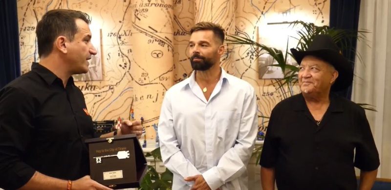 Veliaj pret këngëtarin e famshëm Ricky Martin, i jep Çelësin e Qytetit: “Krenar që këngëtarë kaq të mëdhenj vlerësojnë Tiranën”