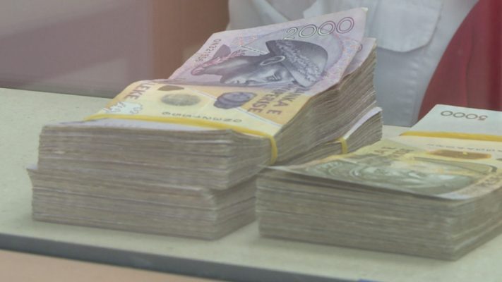 “Rënia e Euros uli inflacionin”/ BSH nuk përjashton rritjen sërish të normës së interesit për lekun