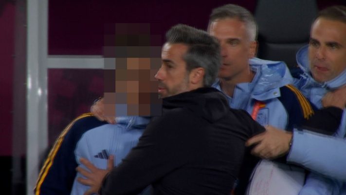 Tjetër skandal tek kombëtarja spanjolle/ Trajneri Jorge Vilda prek në gjoks asistenten e tij
