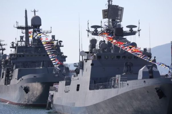 Rusia raporton për sulme me dronë në bazën e saj Detin e Zi dhe Krime