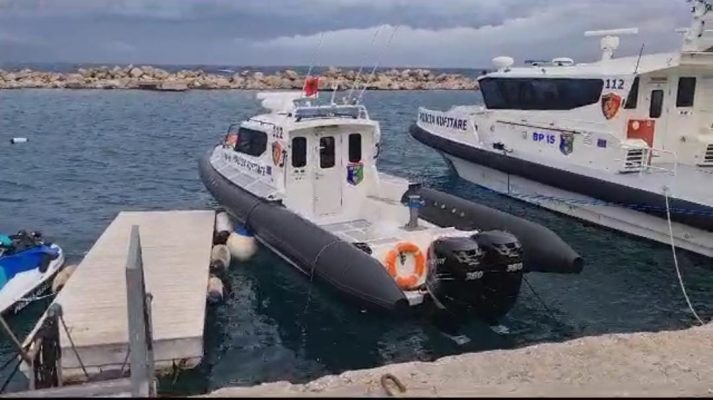 Moti i keq përfshin Vlorën/ Ndalohet dalja në det e jeteve lundruese, Policia Kufitare: Mos rrezikoni jetën!