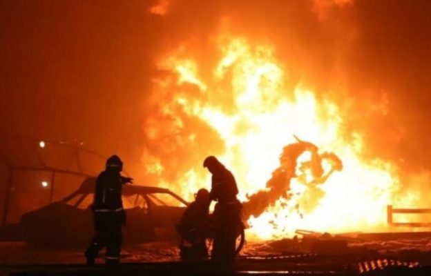 Shpërthen pika e karburantit në Bukuresht, regjistrohet një viktimë