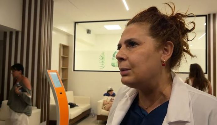 Helmimi i turistëve/ Drejtoresha e spitalit të Vlorës: Gjendja shëndetësore e fëmijëve paraqitet jashtë rrezikut për jetën