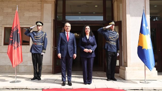 Vjosa Osmani vizitë zyrtare në Tiranë; presidenca publikon axhendën dyditore