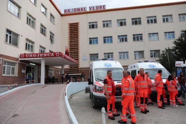 Plagosje me thikë në Vlorë, arrestohen dy vëllezër