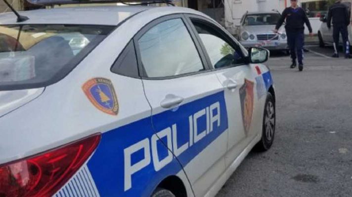 Gruaja plagos me thikë në gjoks burrin në Tiranë/ Policia: Nuk e arrestojmë dot, është shtatëzënë dhe ka një fëmijë të mitur
