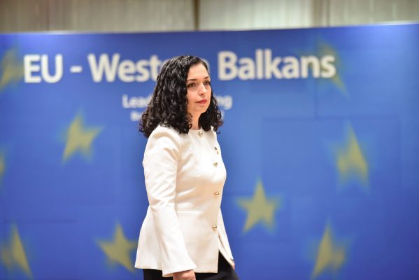 Vjosa Osmani: Sanksionet nuk janë zgjidhje, BE të përshpejtojë procesin për statusin kandidat