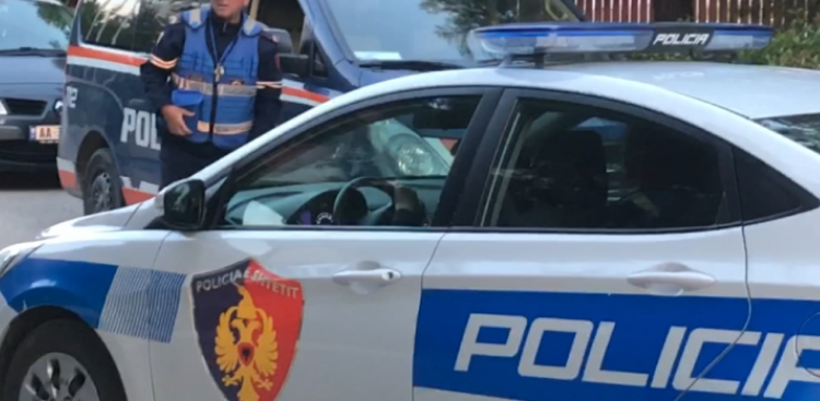 EMRI/ Dy automjete i presin rrugën dhe dhunojnë barbarisht 32-vjeçarin në Fushë-Krujë
