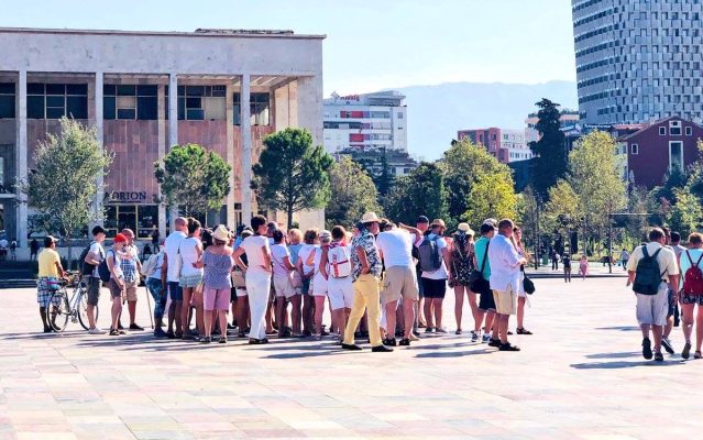 Numri i turistëve u rrit në korrik, INSTAT: 2.7% më shumë se i njëjti muaj i vitit të kaluar