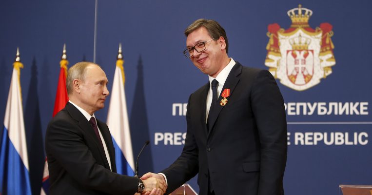 Vuçiç shpërfill Perëndimin: Serbia nuk do të vendosë sanksione ndaj Rusisë