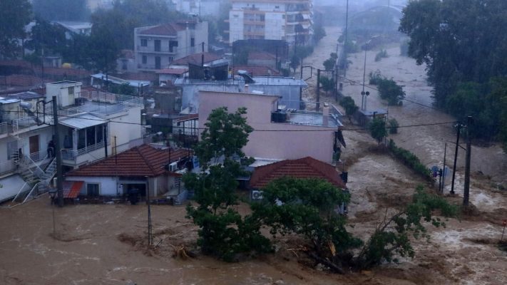 7 viktima nga moti i keq; stuhitë gjunjëzojnë Greqinë, Turqinë dhe Bullgarinë
