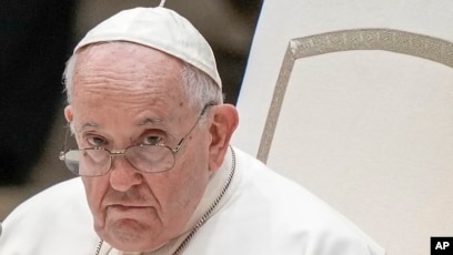 Papa: Kisha Katolike mund t’i bekojë lidhjet mes personave të gjinisë së njëjtë