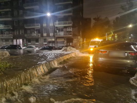Stuhia përfshin Italinë/ Përmbytet Milano, liqeni i Komos rrezikon të dalë nga shtati