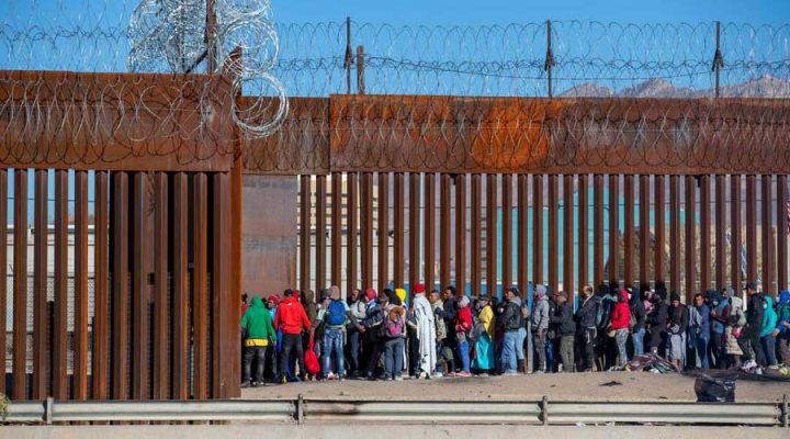Biden miraton ndërtimin e murit me Meksikën pas rritjes së numrit të migrantëve