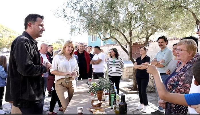 “Festa e Ullirit” në Petrelë/ Veliaj: Qytetarët të blejnë produktet vendase