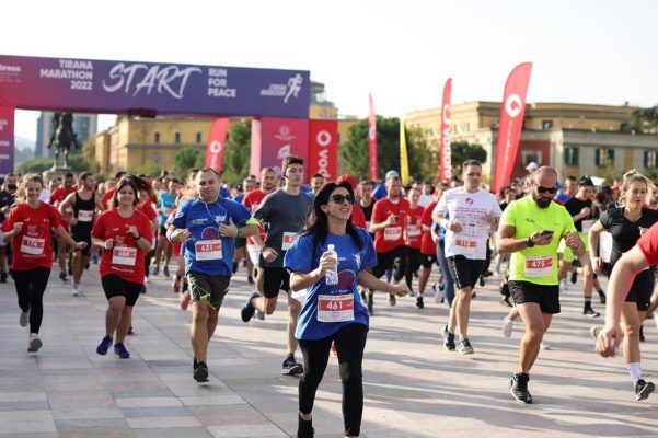 Të dielën Maratona e Tiranës. 4 hapa si të jeni pjesë e saj edhe pa vrapuar