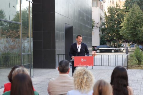 Inaugurohet godina e taksave në Tiranë/ Veliaj: Disa prej institucioneve të reja tek “5 Maji” dhe në Kombinat
