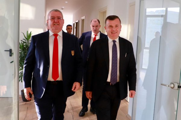 Mbarëvajtja e ndeshjes mes Shqipërisë dhe Republikës Çeke, Balla takim me drejtuesit e Policisë së Shtetit dhe FSHF: Asnjë tolerim që mund të cenojë sigurinë e ndeshjes