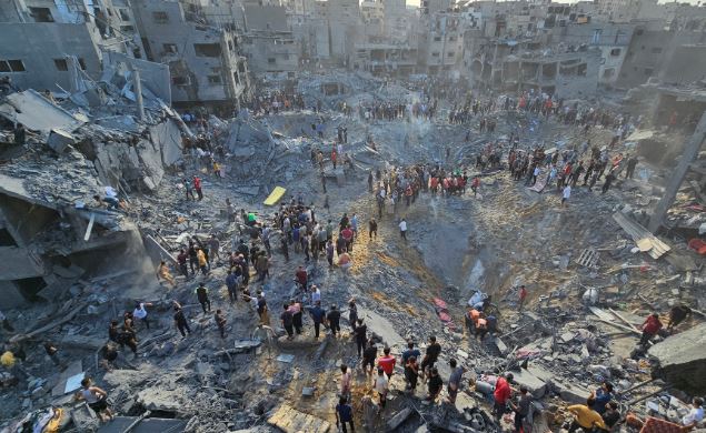 Në mesin e negociatave për armëpushim, Izraeli sulmon spitalin në Gaza, pesë viktima