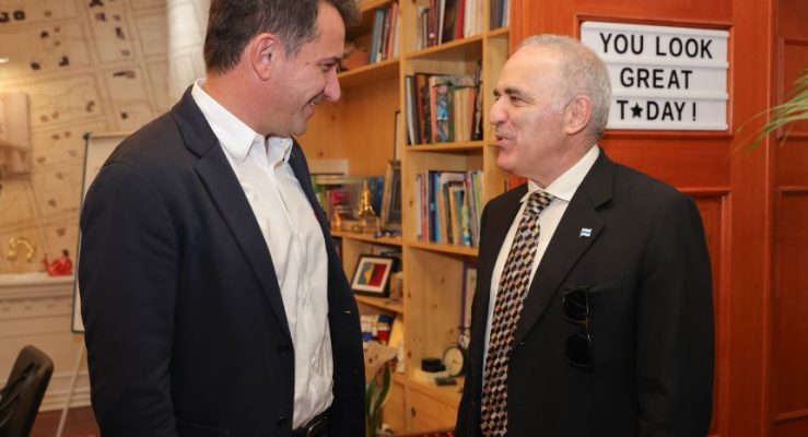 Veliaj pret ish-kampionin e shahut, Garry Kasparov: Keni gjithmonë një shtëpi në Tiranë